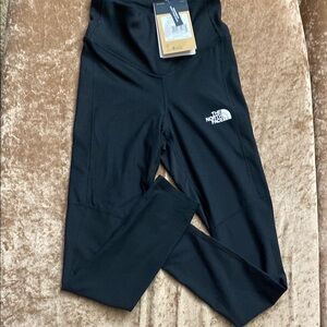 The North Face Black Leggings with Elastic Waistband and Form-Fitting Design